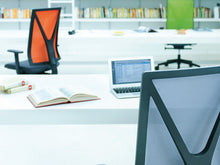 Lade das Bild in den Galerie-Viewer, Büromöbel/Bürostuhl/Drehstuhl/Girsberger Yanos