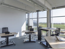 Lade das Bild in den Galerie-Viewer, Büromöbel/Schreibtisch/Sitz-Stehtisch/LO Cockpit